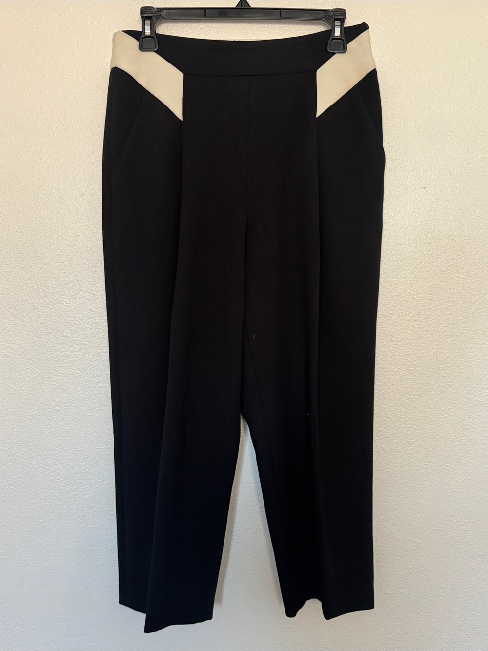 MILLY Barrel Leg Cropped Pants Black Ivory Pleated High Rise Size 6 Made USA - Picture 2 of 7